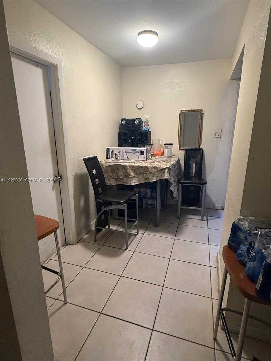 Small Image of 3090 NORTH WEST 33RD ST, Miami Number 19