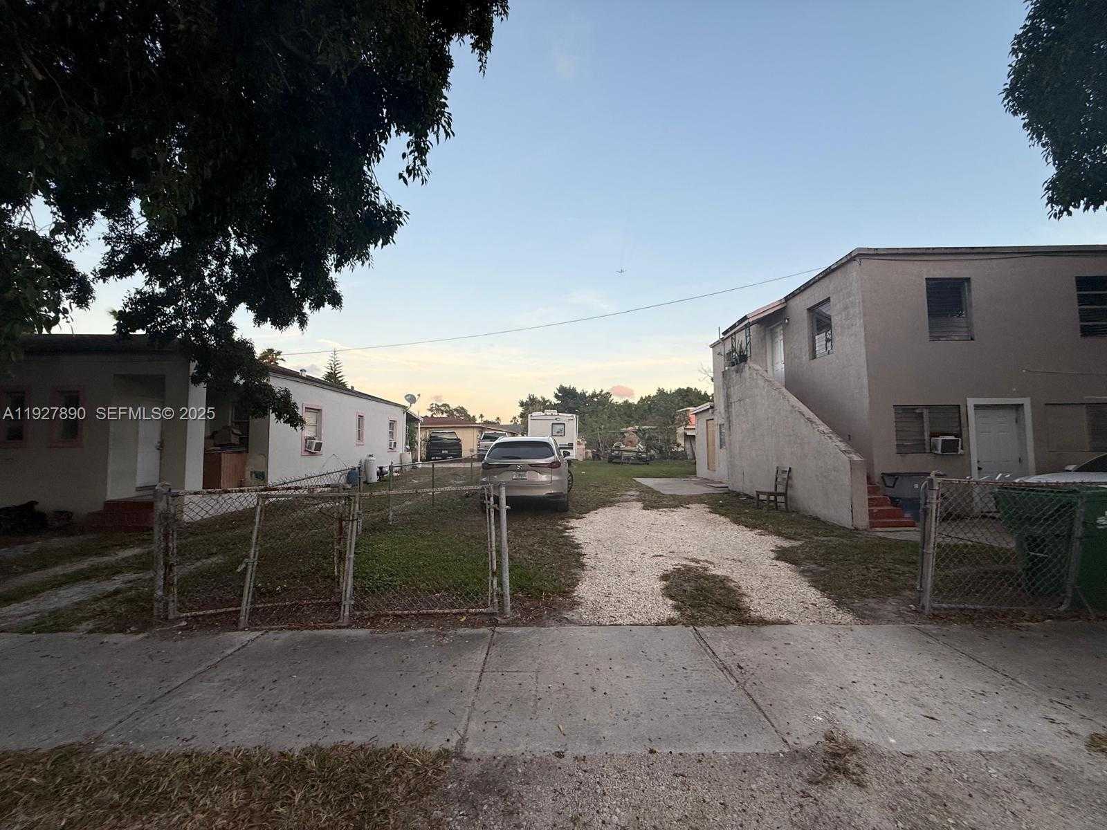 Small Image of 3090 NORTH WEST 33RD ST, Miami Number 2