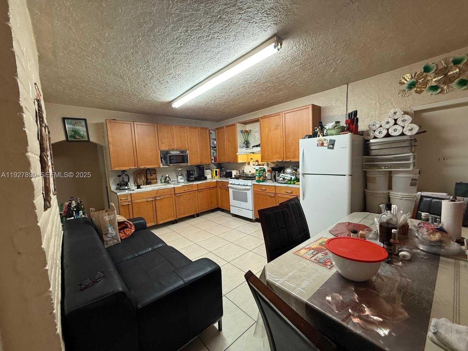 Small Image of 3090 NORTH WEST 33RD ST, Miami Number 7