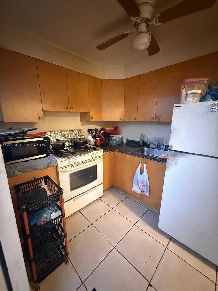 Small Image of 3090 NORTH WEST 33RD ST, Miami Number 9