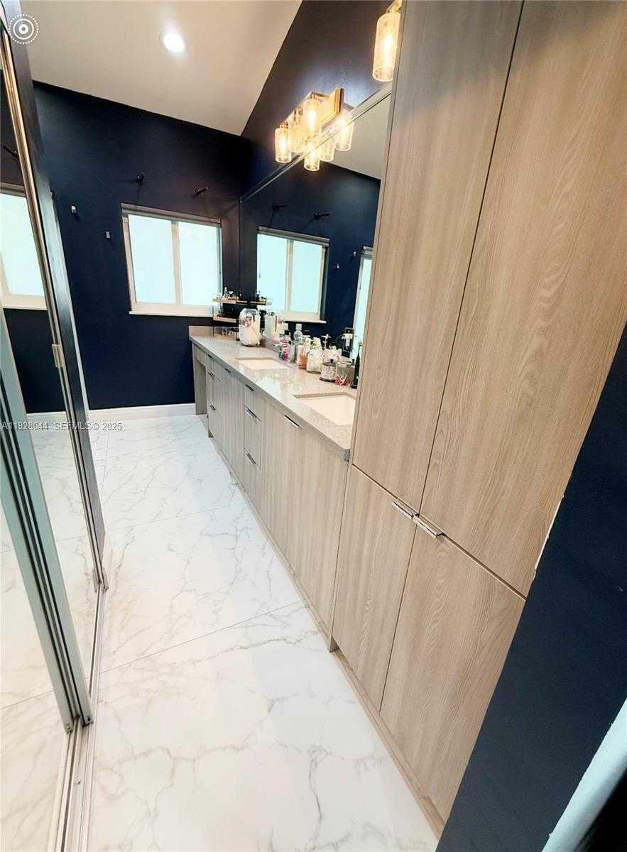 Imagen de Pequeño Objeto