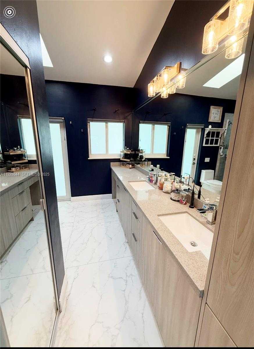 Imagen de Pequeño Objeto