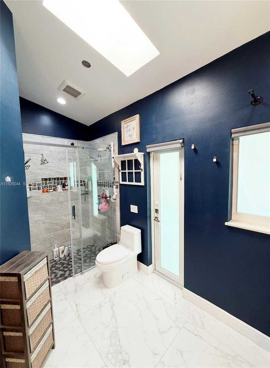 Imagen de Pequeño Objeto