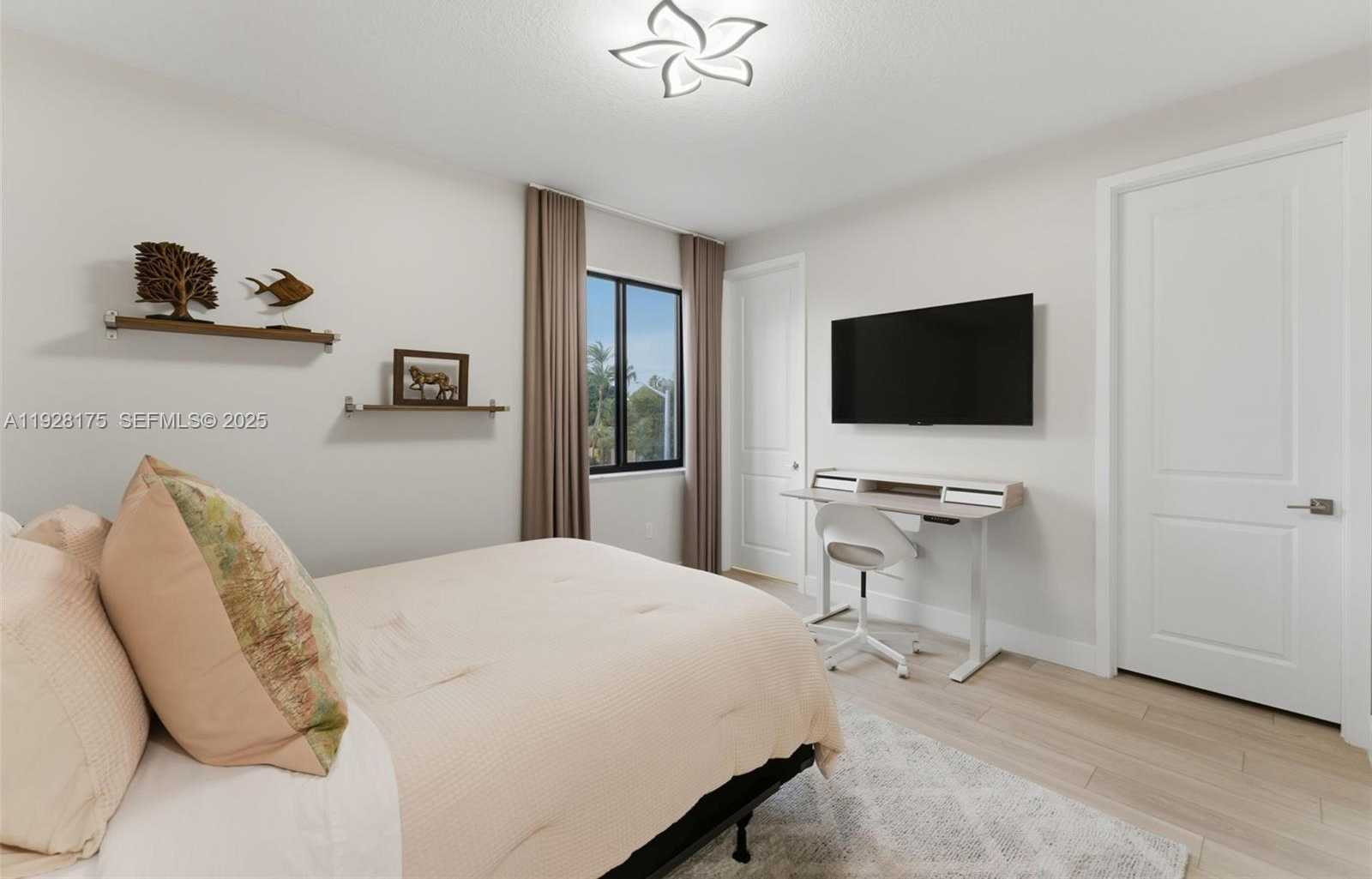 Imagen de Pequeño Objeto