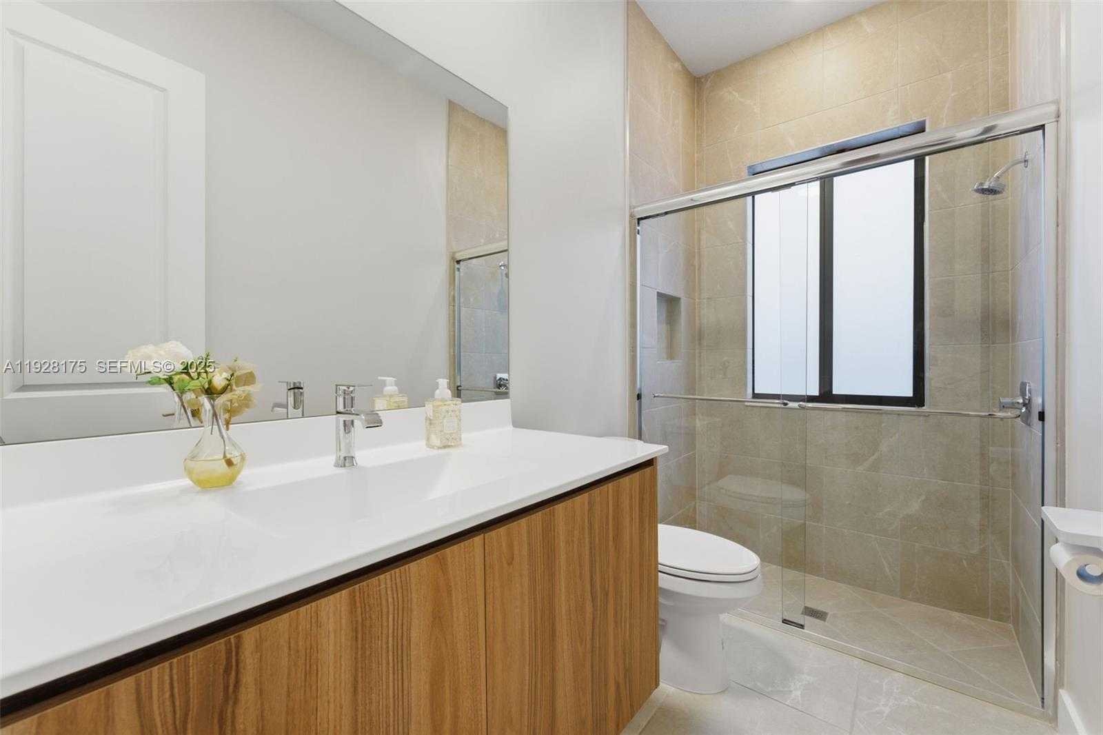 Imagen de Pequeño Objeto