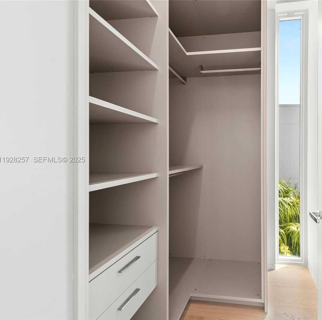 Small Image of 1031 WEST 48TH ST, Miami Beach Number 44