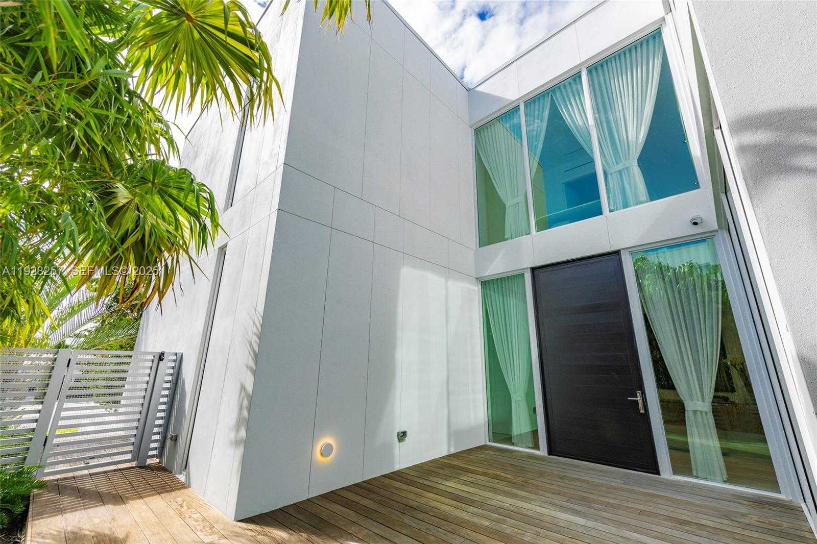 Small Image of 1031 WEST 48TH ST, Miami Beach Number 7