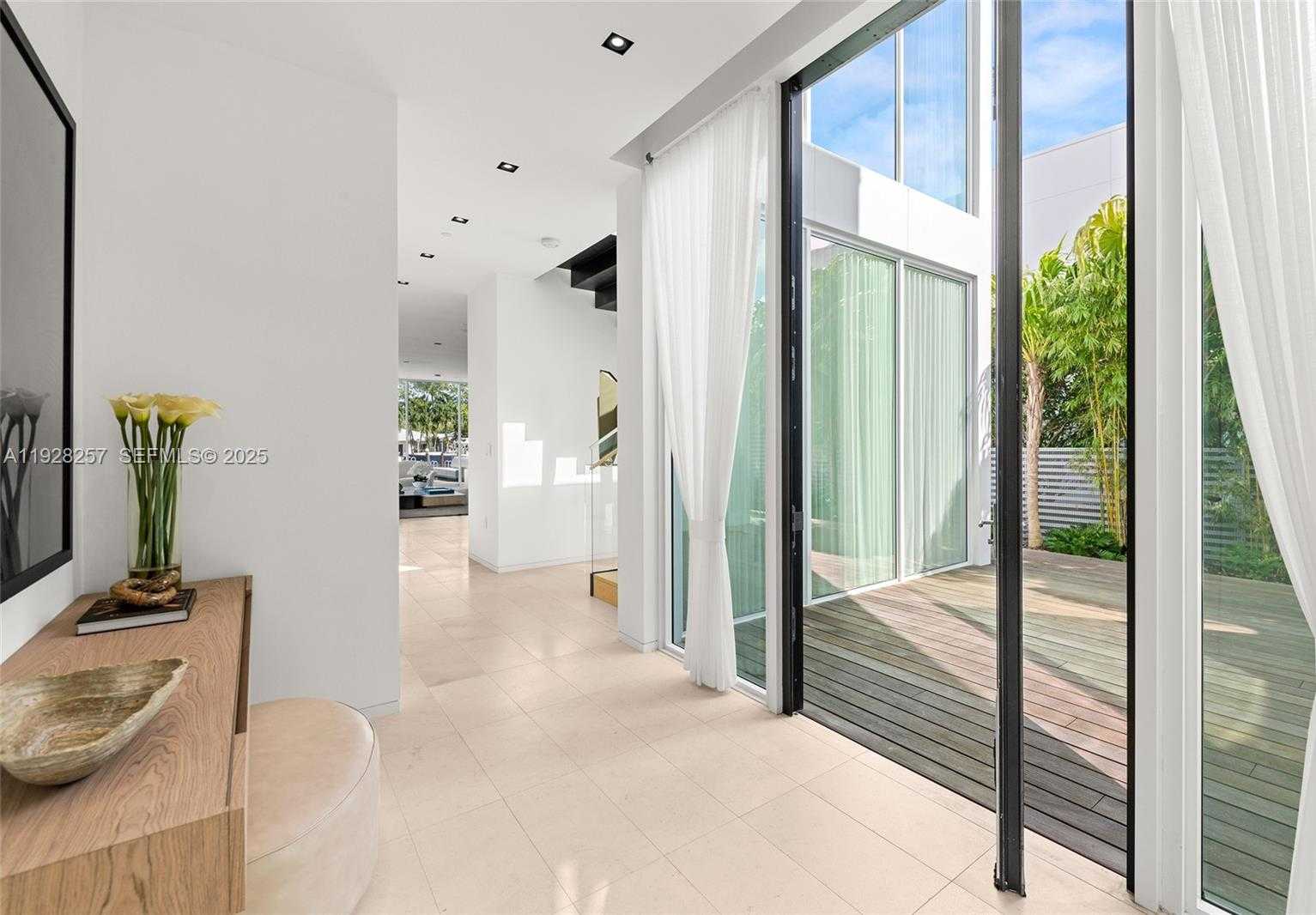 Small Image of 1031 WEST 48TH ST, Miami Beach Number 8