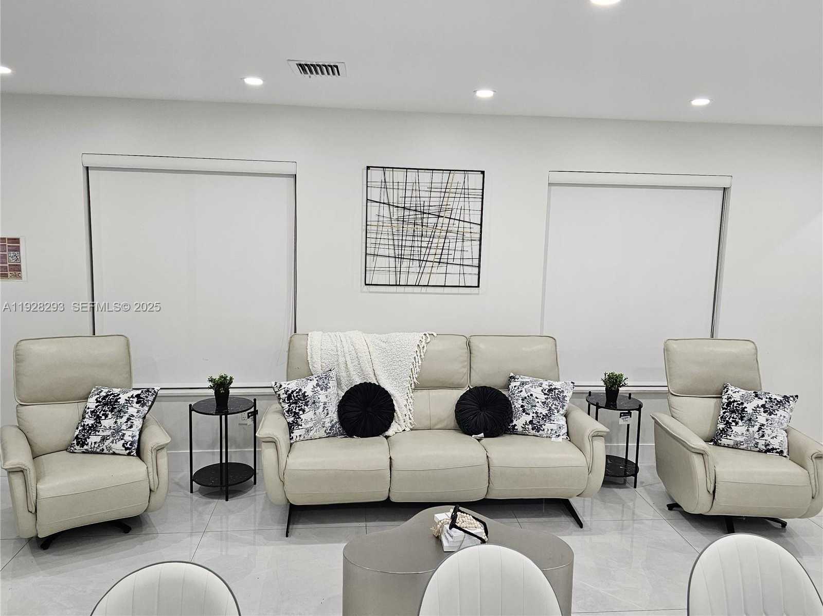 Small Image of 965 NORTH EAST 171ST ST, Miami Number 10