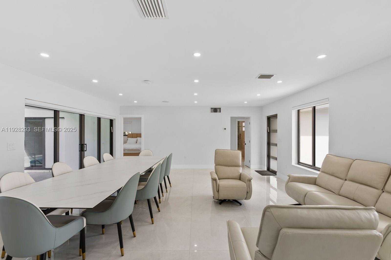 Small Image of 965 NORTH EAST 171ST ST, Miami Number 13