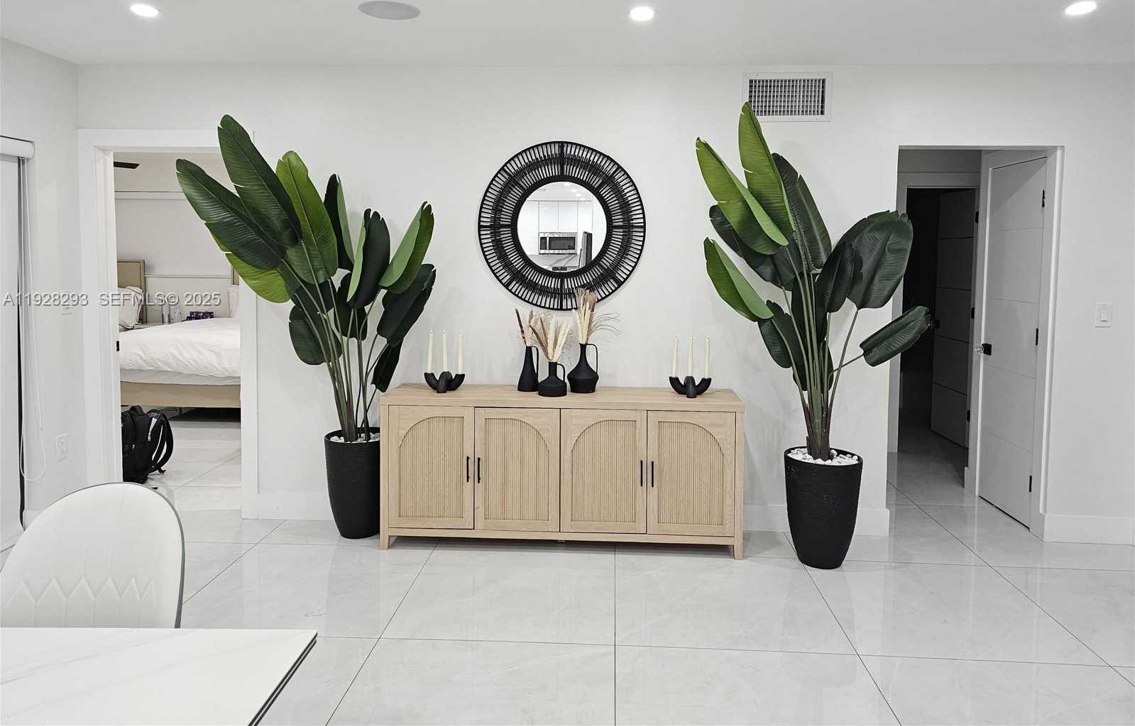 Small Image of 965 NORTH EAST 171ST ST, Miami Number 14