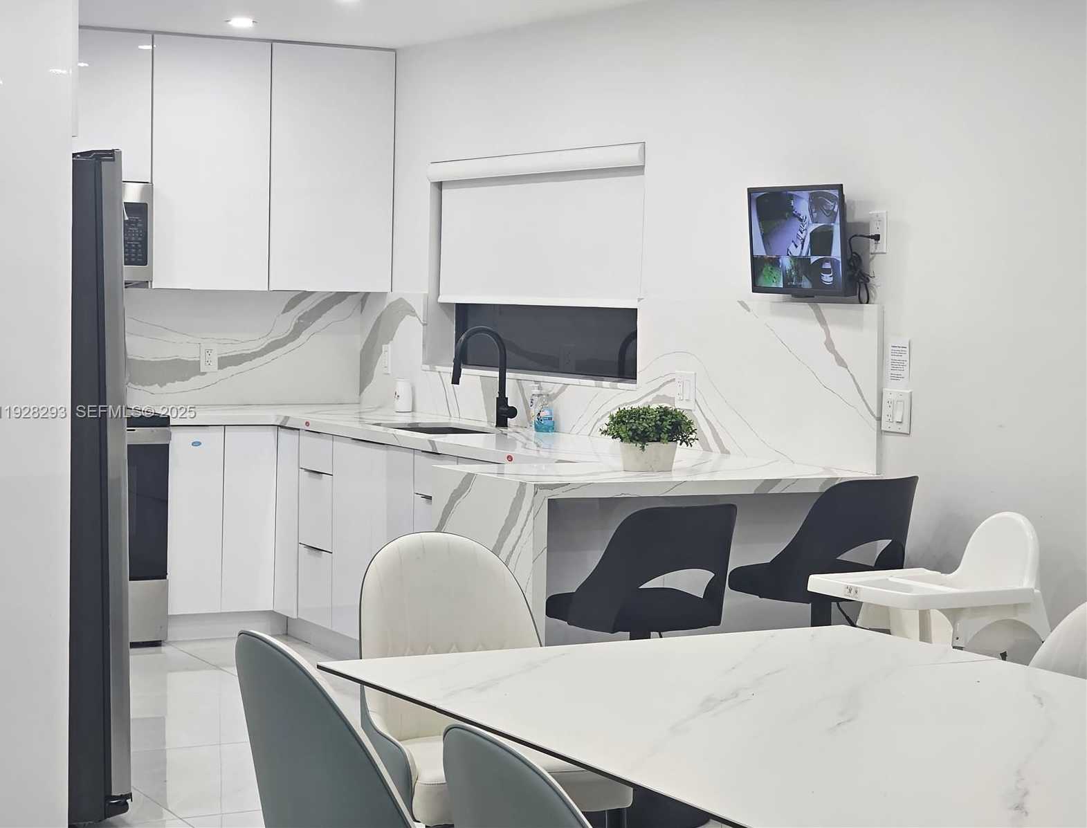 Small Image of 965 NORTH EAST 171ST ST, Miami Number 18