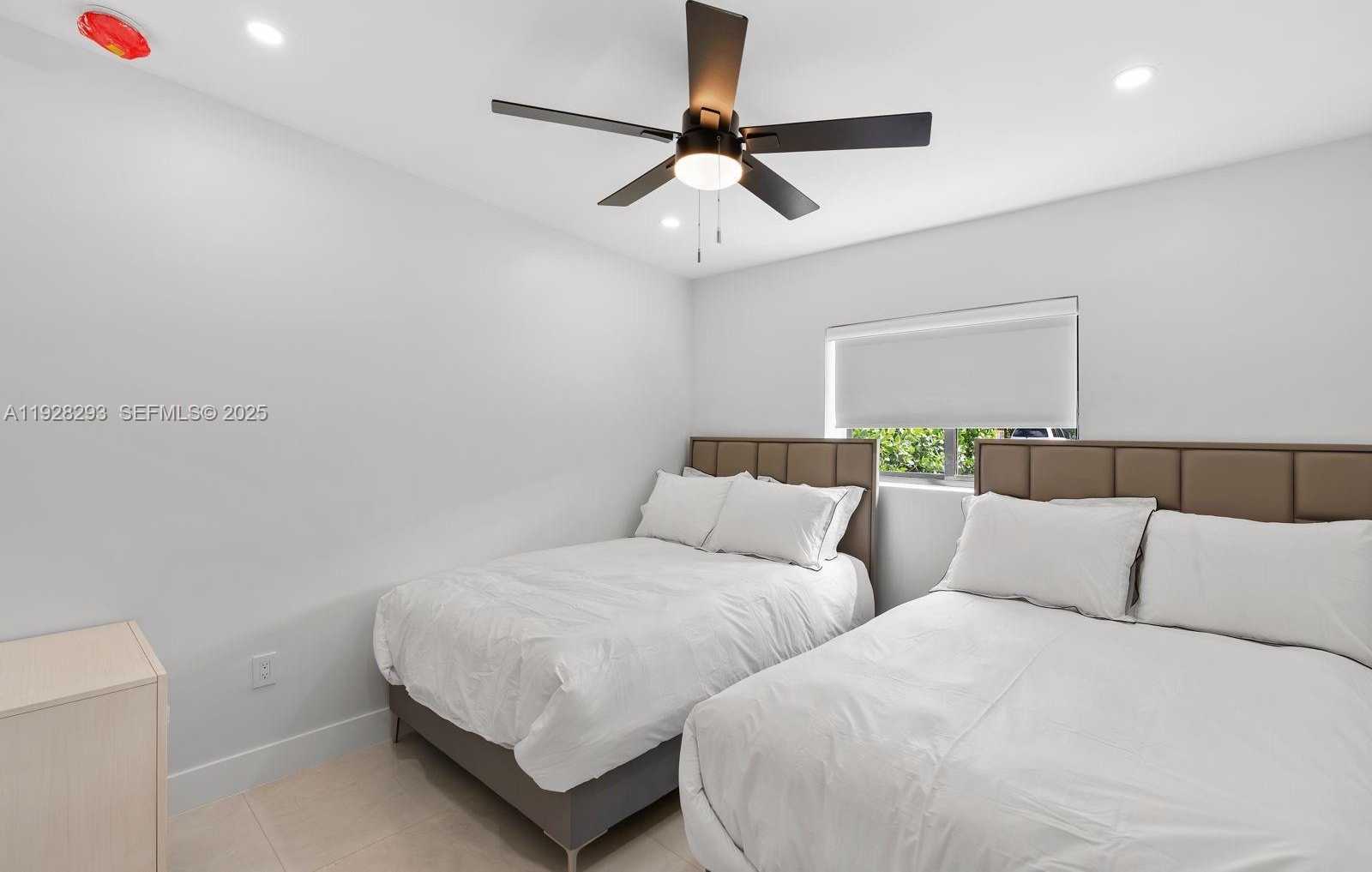 Small Image of 965 NORTH EAST 171ST ST, Miami Number 28