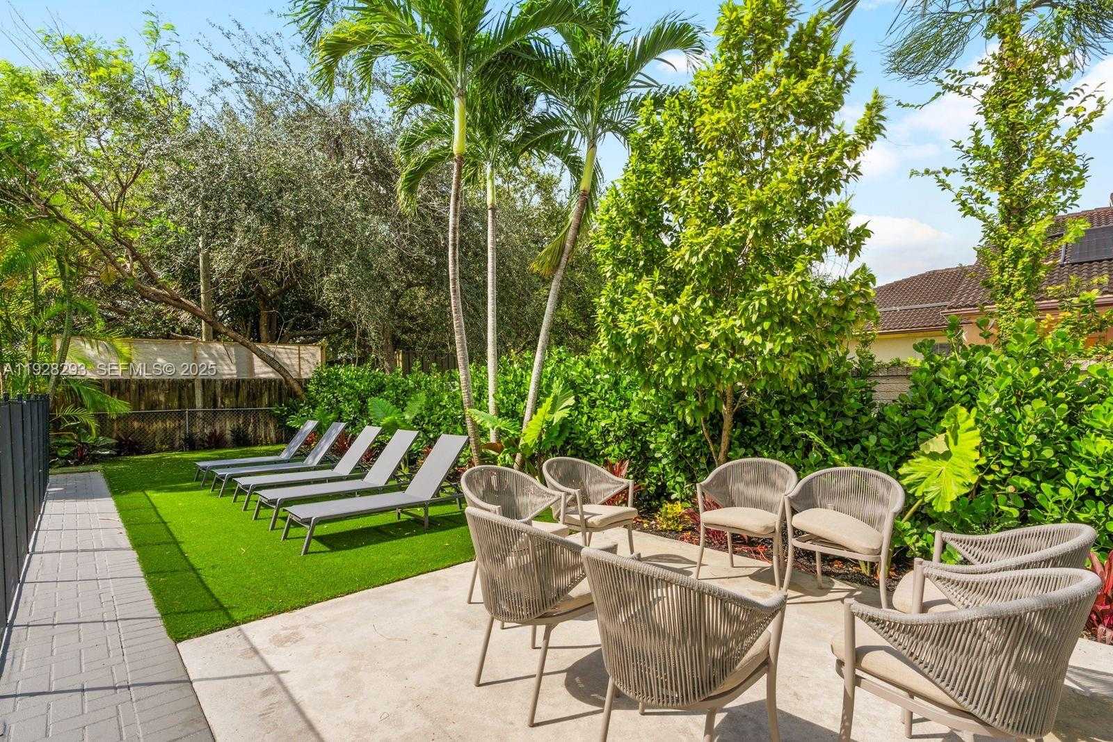 Small Image of 965 NORTH EAST 171ST ST, Miami Number 5