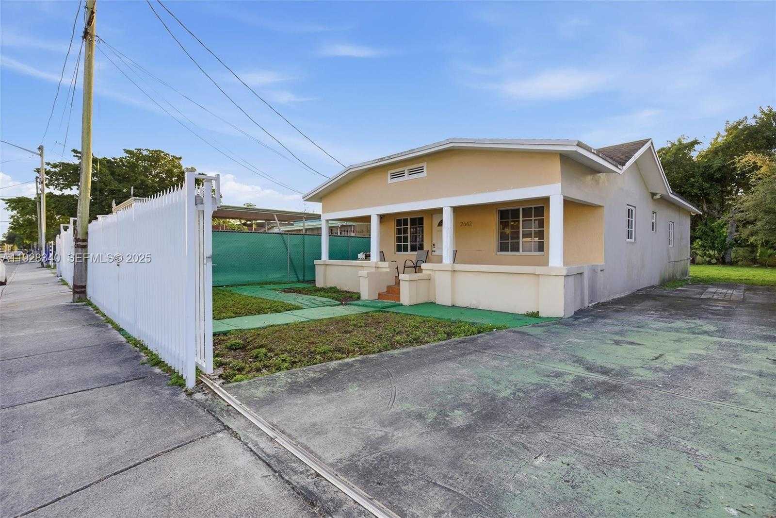 Small Image of 2642 NORTH WEST 24TH AVE, Miami Number 17