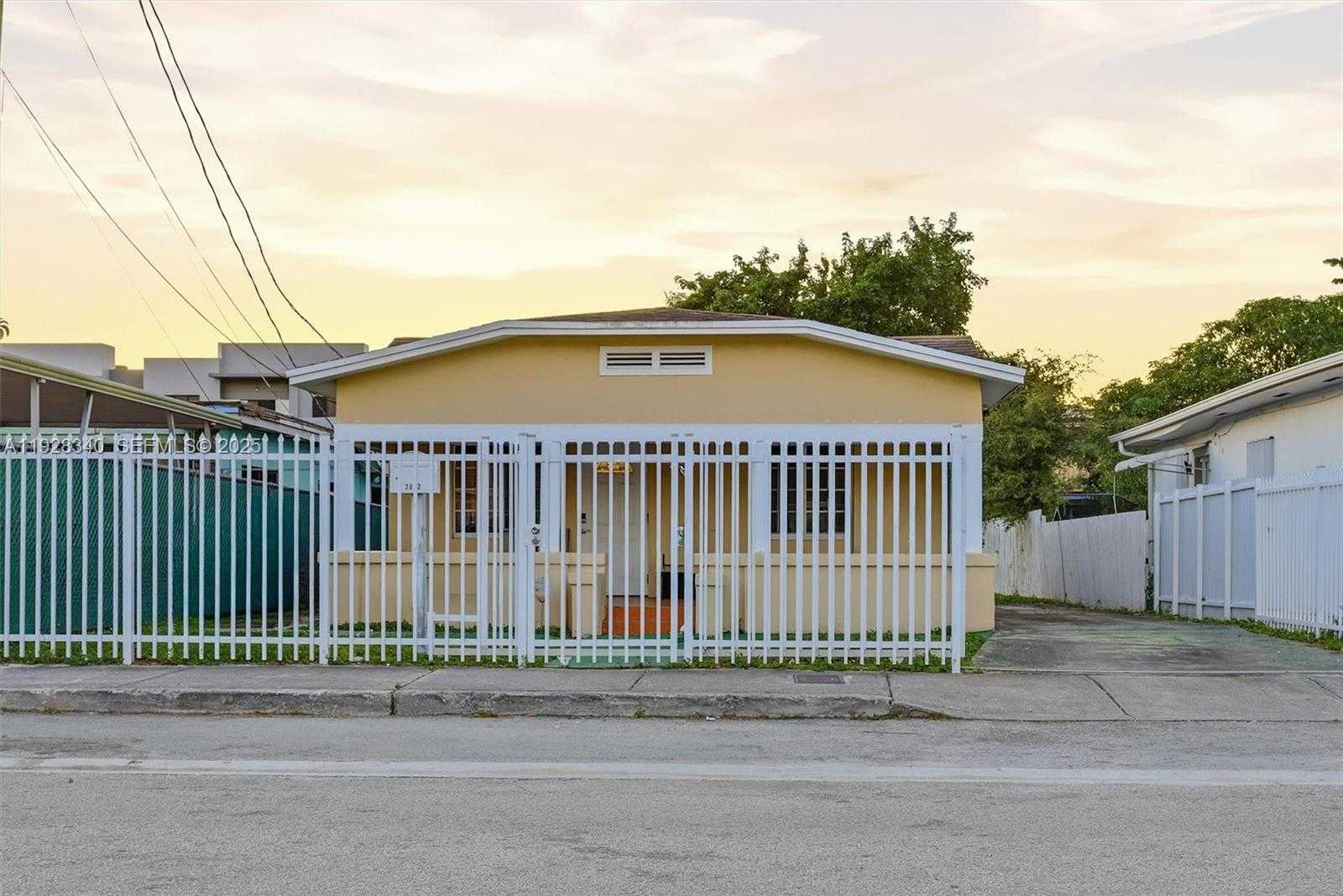 Small Image of 2642 NORTH WEST 24TH AVE, Miami Number 31
