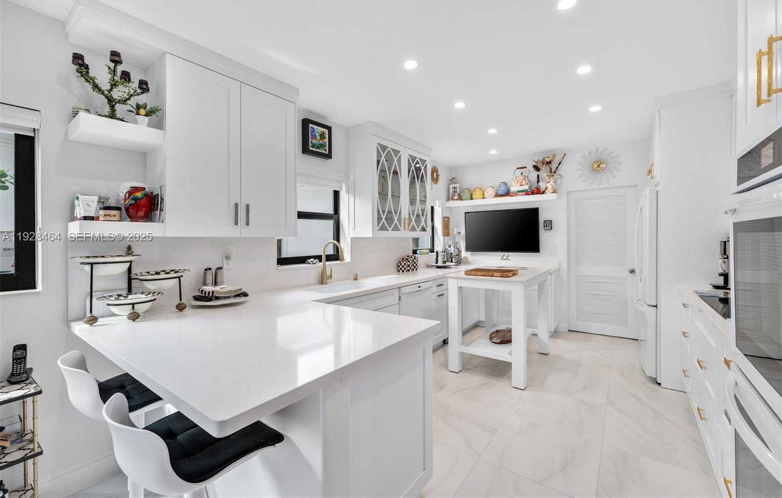 Small Image of 550 WEST 51ST ST, Miami Beach Number 6