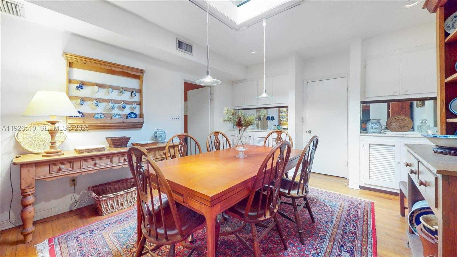 Imagen de Pequeño Objeto