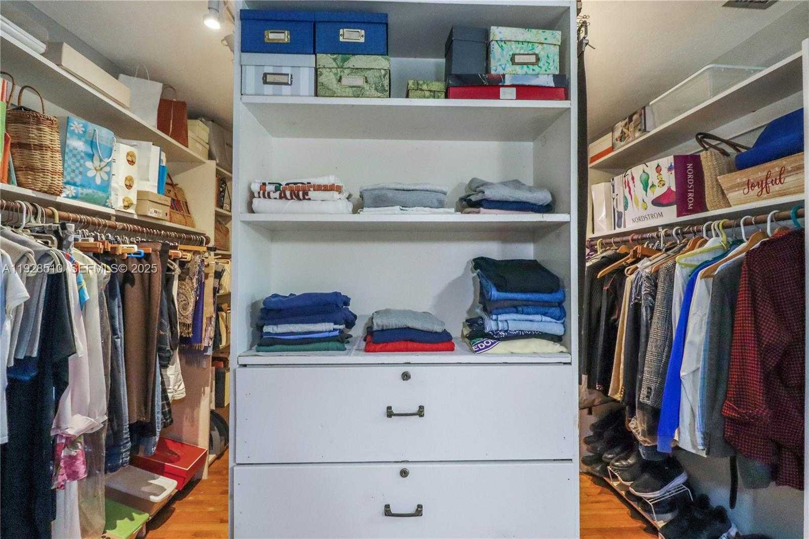 Imagen de Pequeño Objeto