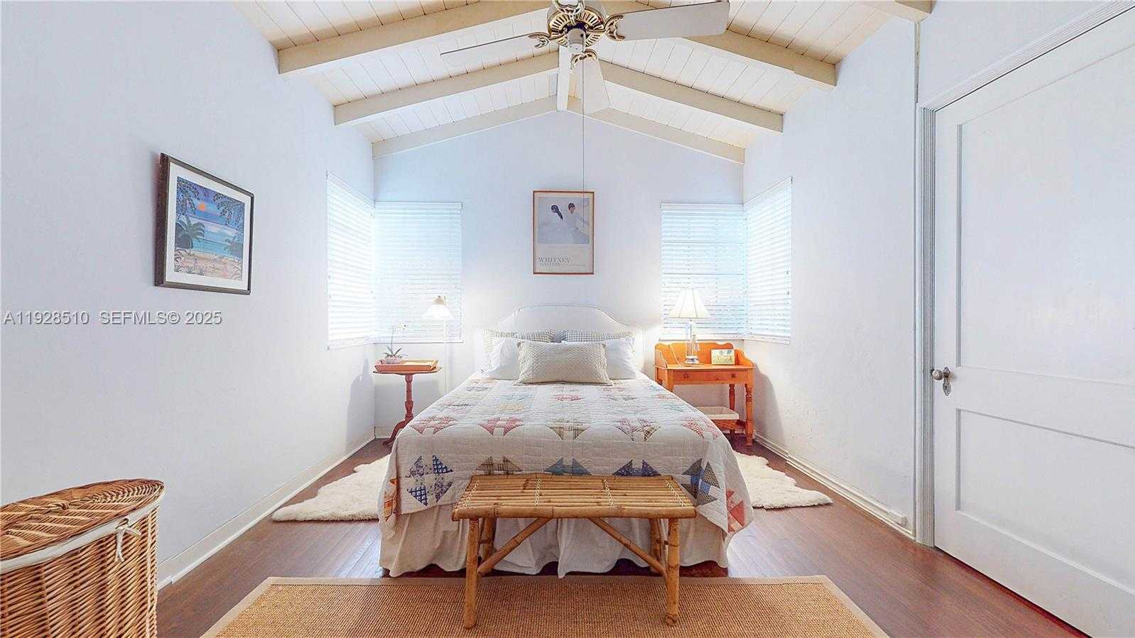 Imagen de Pequeño Objeto