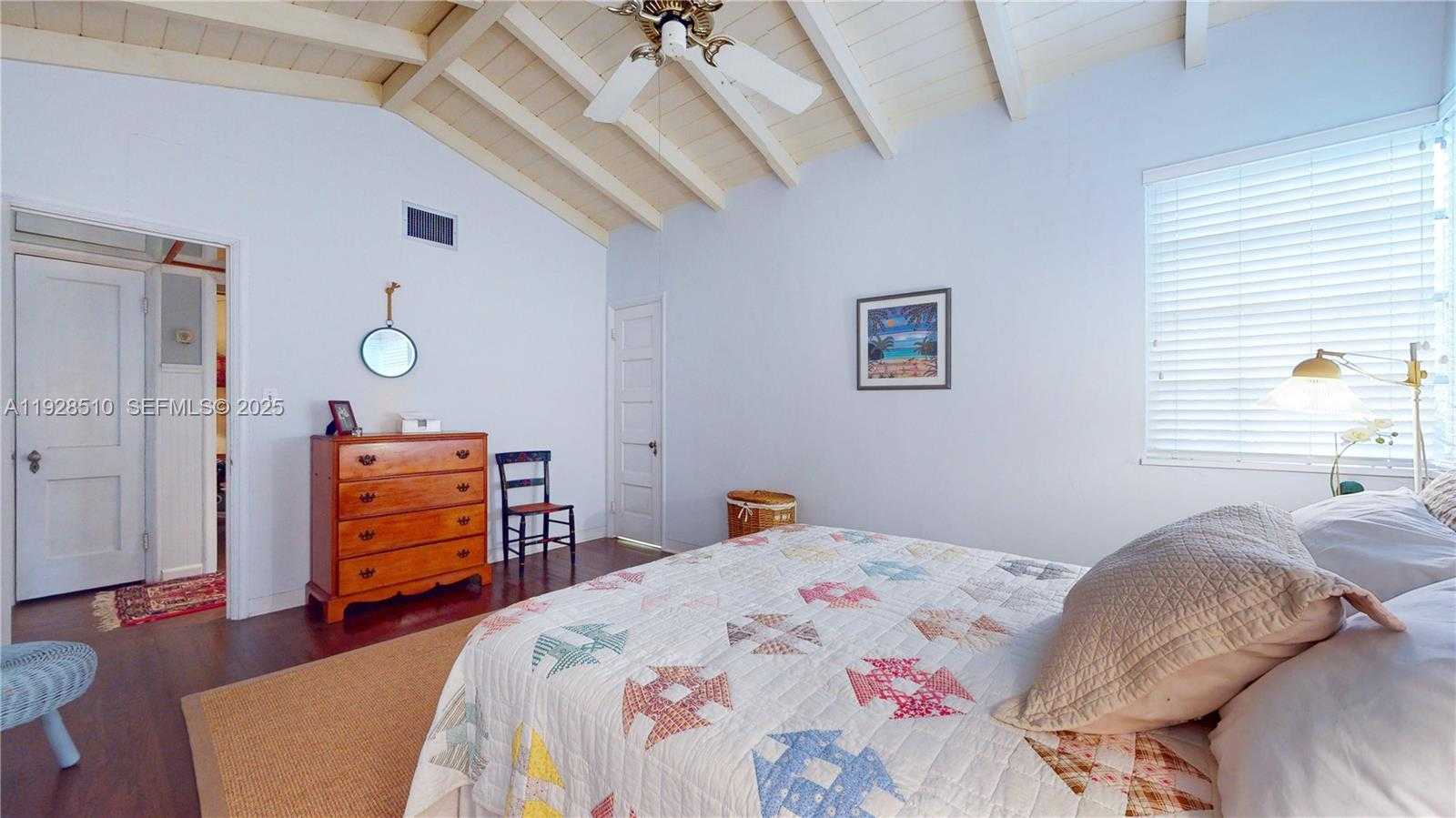 Imagen de Pequeño Objeto