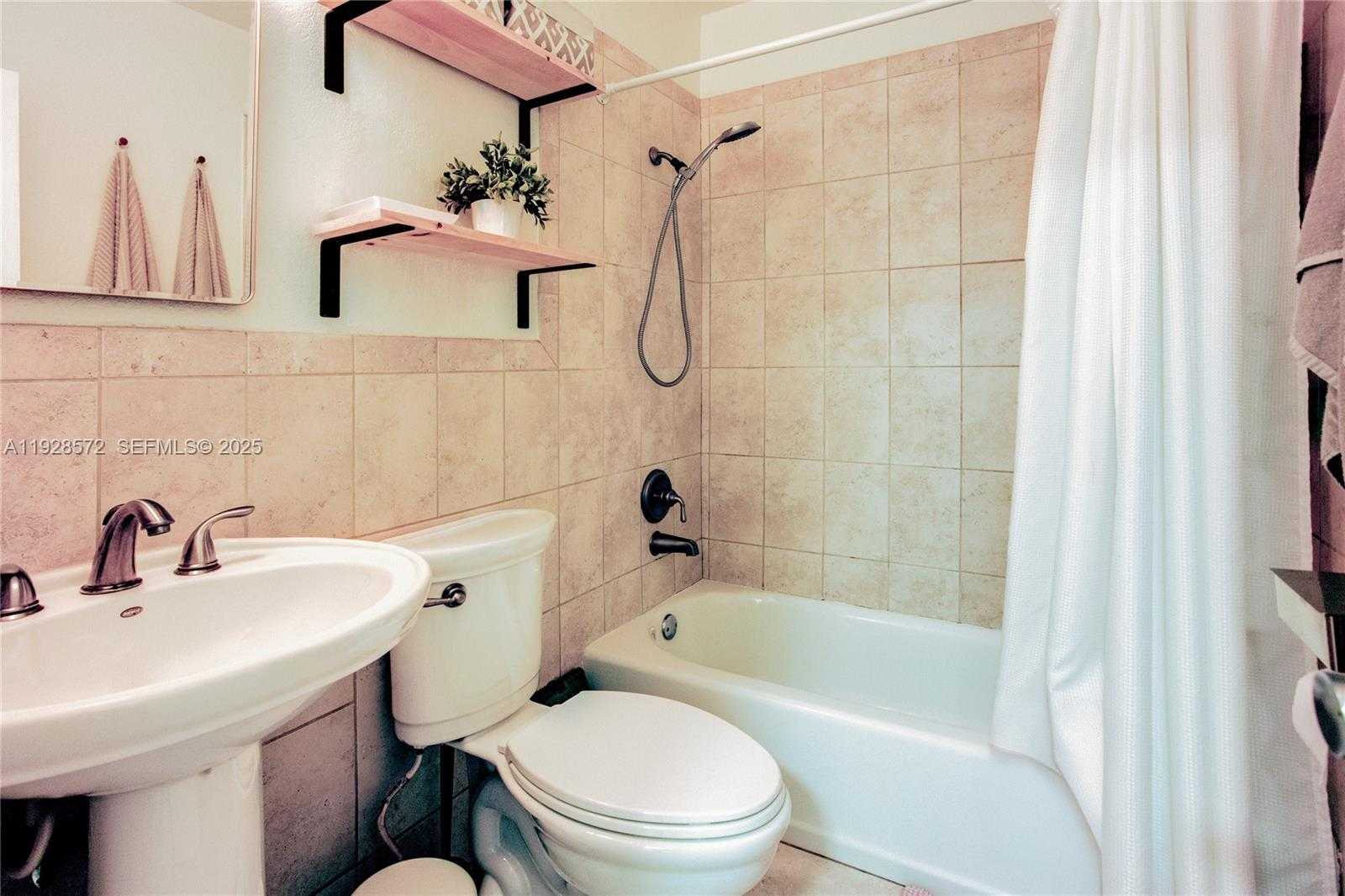 Small Image of 931 SOUTH WEST 29TH ST, Fort Lauderdale Number 19