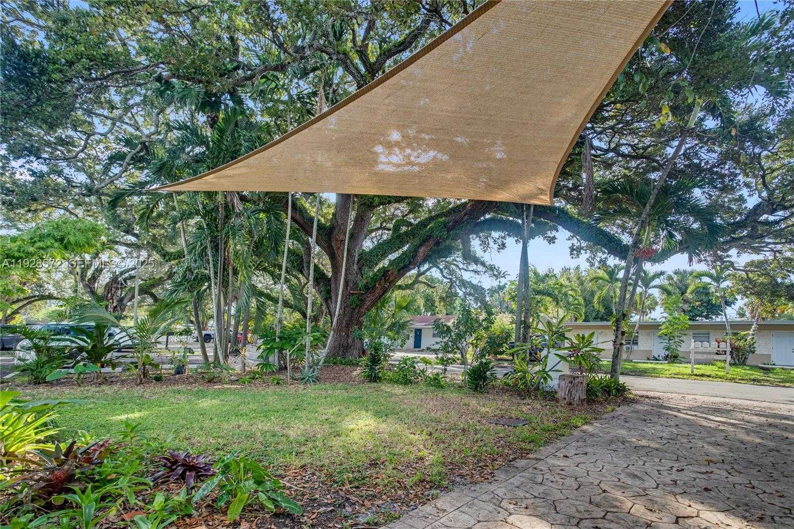 Small Image of 931 SOUTH WEST 29TH ST, Fort Lauderdale Number 3