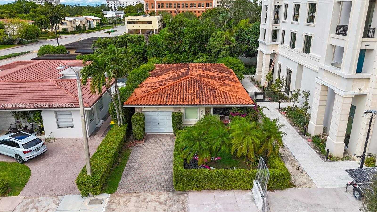 Small Image of 345 MALAGA AVE, Coral Gables Number 3