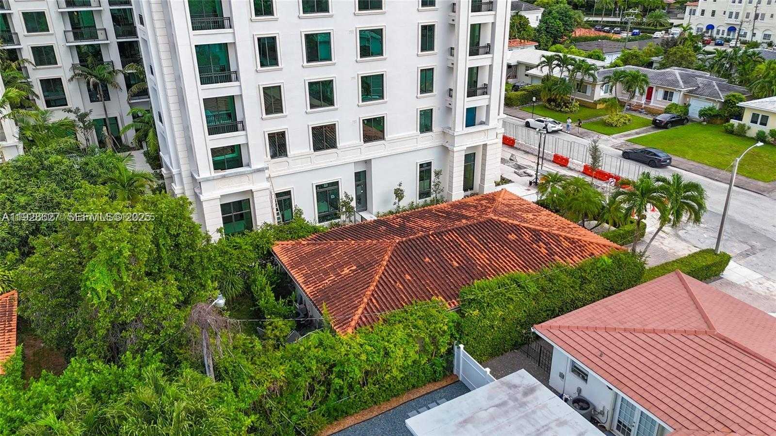 Small Image of 345 MALAGA AVE, Coral Gables Number 5