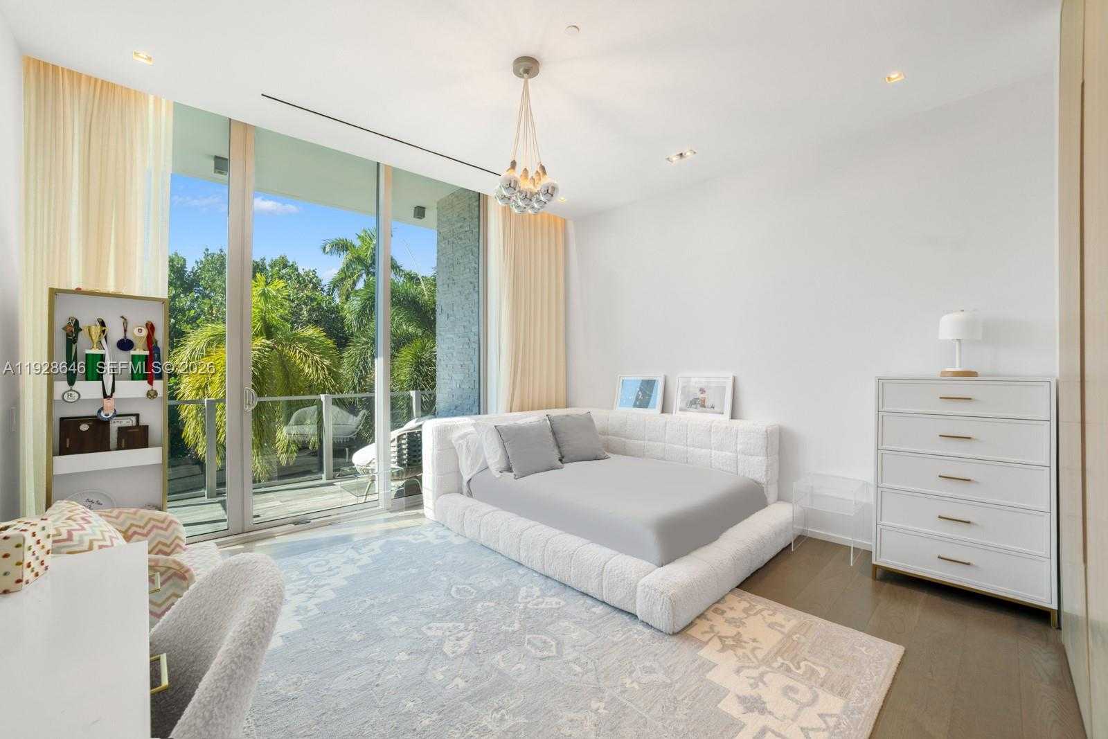 Small Image of 111 REEF LN, Key Biscayne Number 15