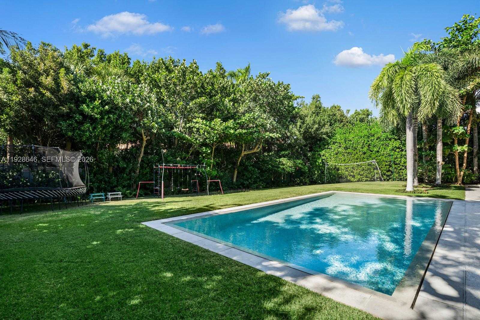 Small Image of 111 REEF LN, Key Biscayne Number 22