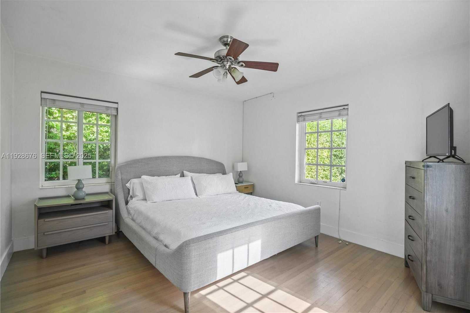 Small Image of 9500 NORTH MIAMI AVE, Miami Shores Number 10