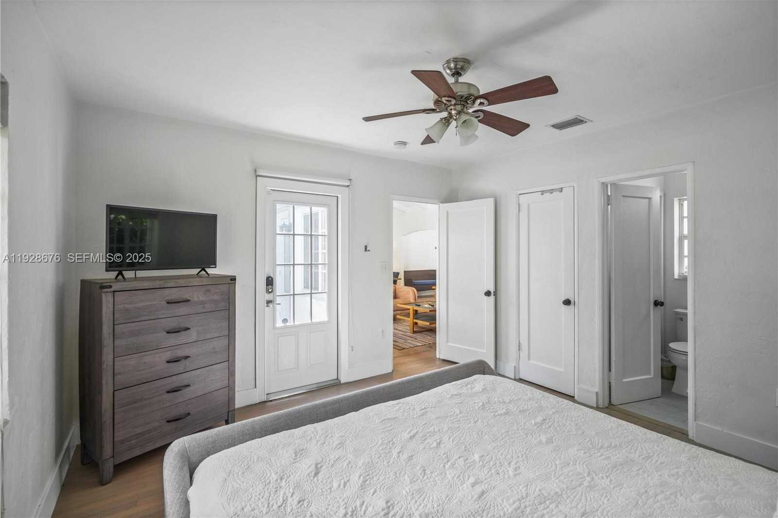 Small Image of 9500 NORTH MIAMI AVE, Miami Shores Number 12