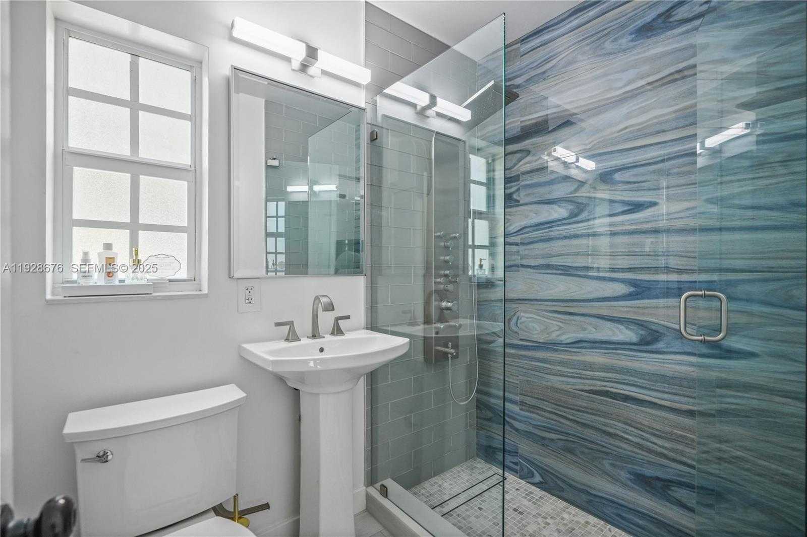 Small Image of 9500 NORTH MIAMI AVE, Miami Shores Number 13