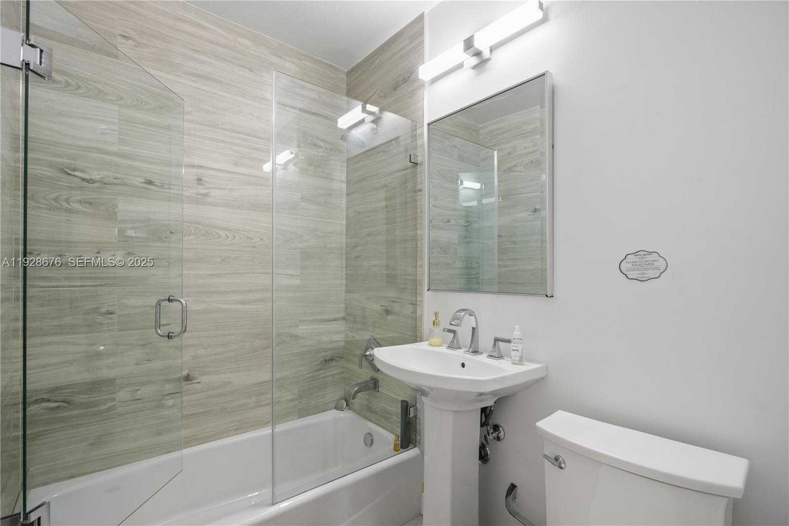 Small Image of 9500 NORTH MIAMI AVE, Miami Shores Number 19