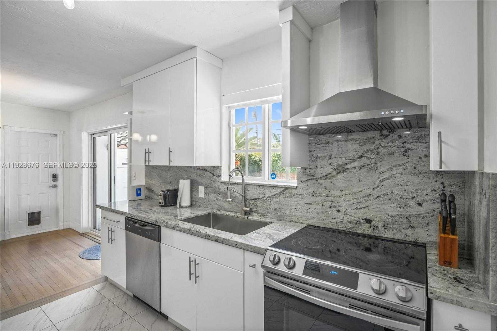 Small Image of 9500 NORTH MIAMI AVE, Miami Shores Number 29