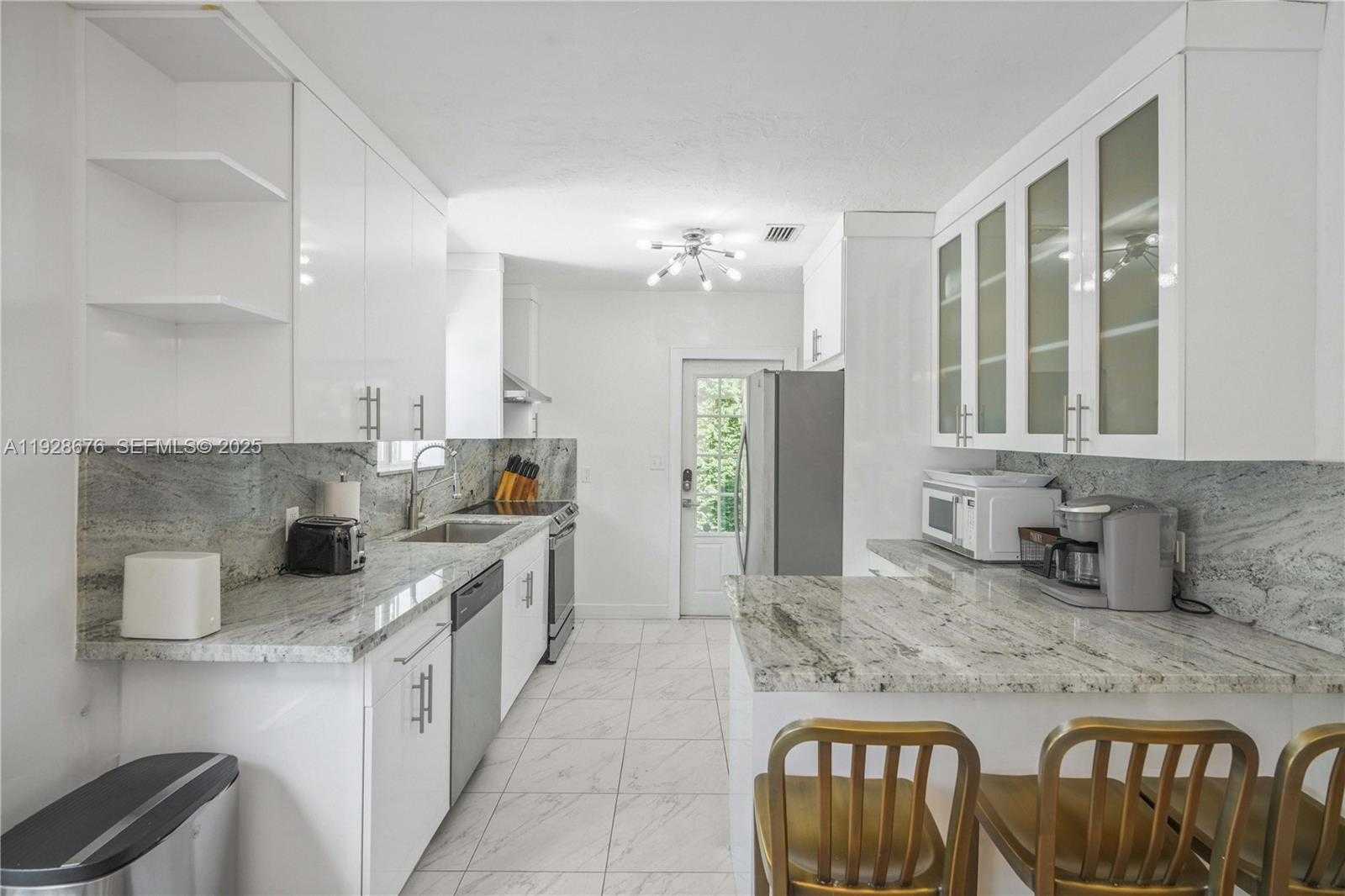 Small Image of 9500 NORTH MIAMI AVE, Miami Shores Number 8