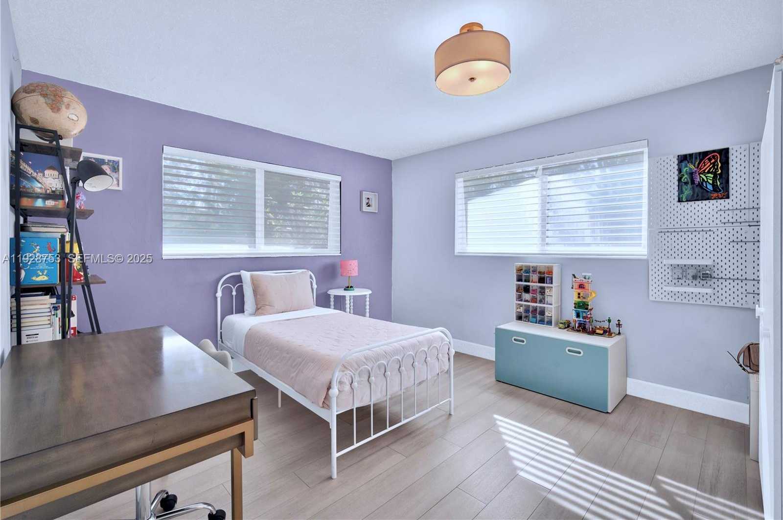 Imagen de Pequeño Objeto