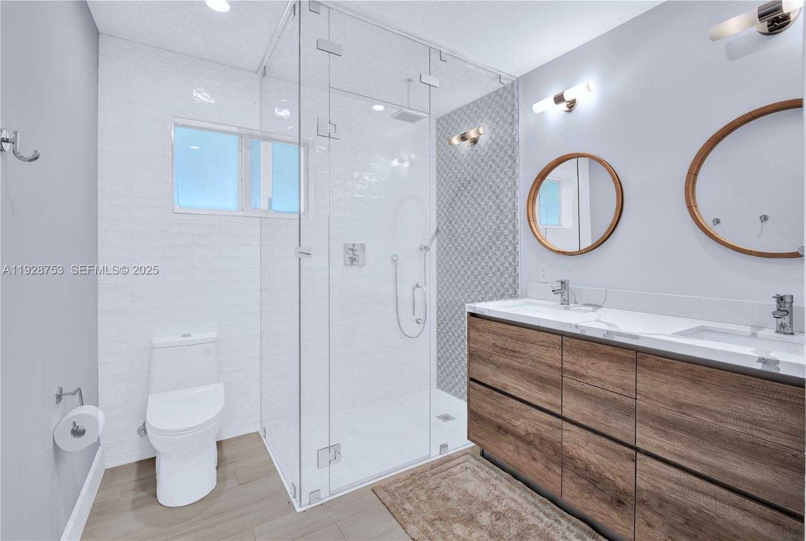 Imagen de Pequeño Objeto