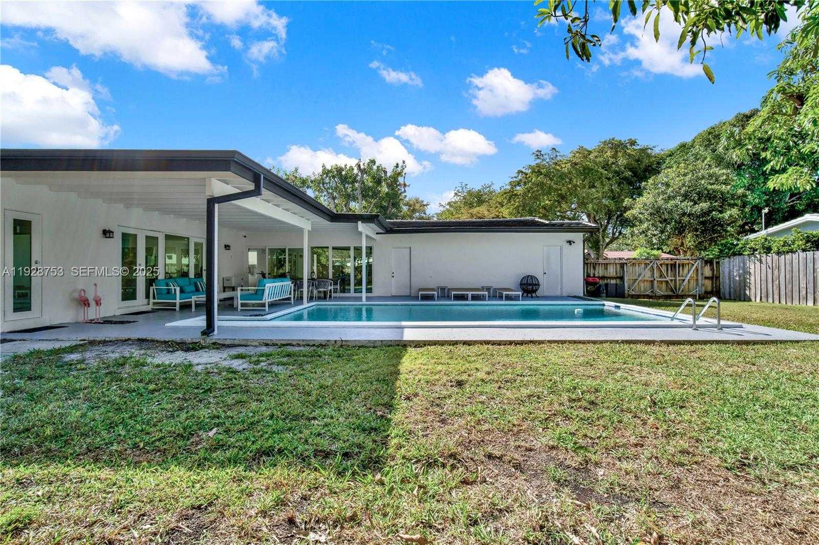 Imagen de Pequeño Objeto