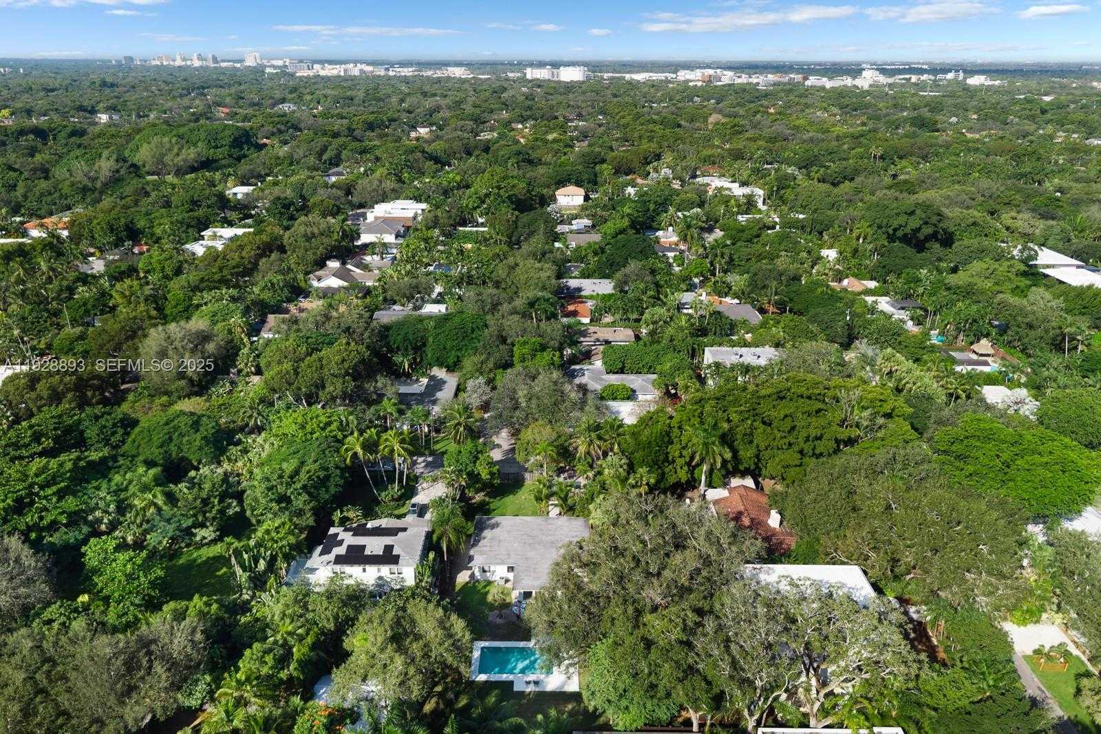 Small Image of 4191 BRAGANZA AVE, Miami Number 6