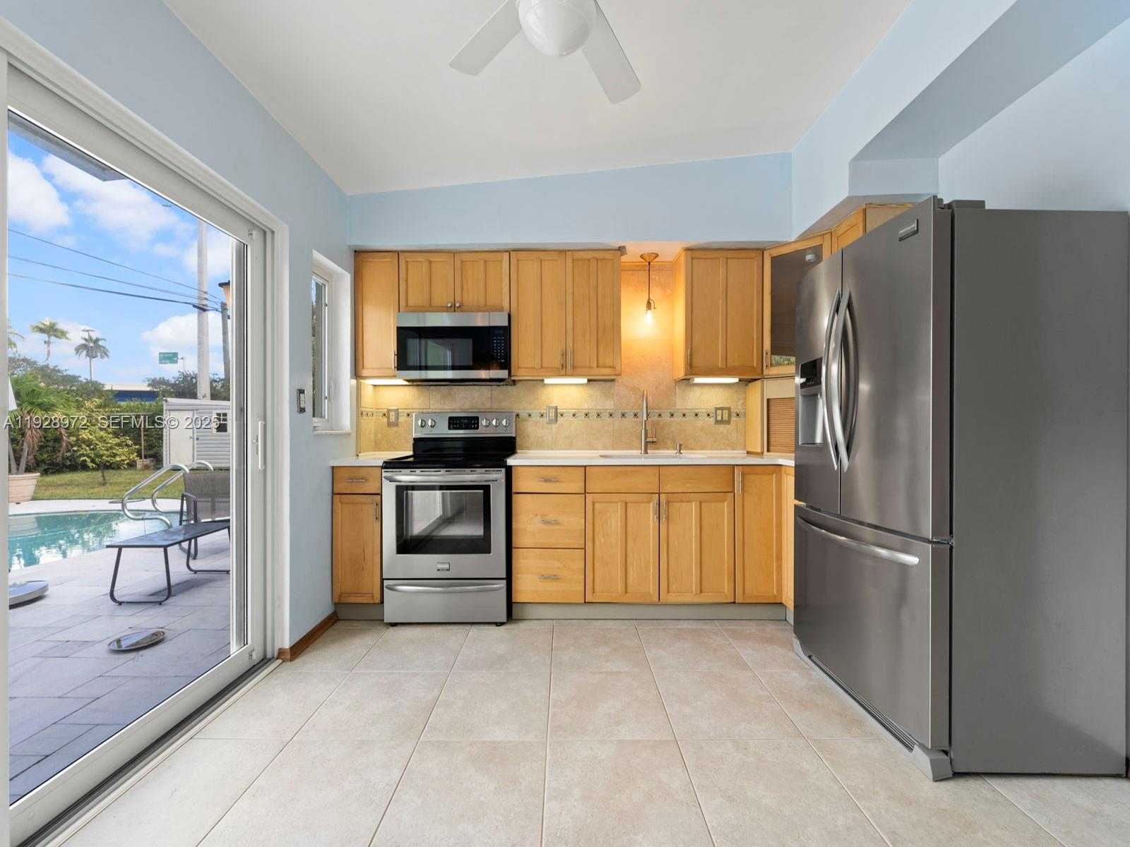 Small Image of 2133 SOUTH WEST 1ST CT, Fort Lauderdale Number 12