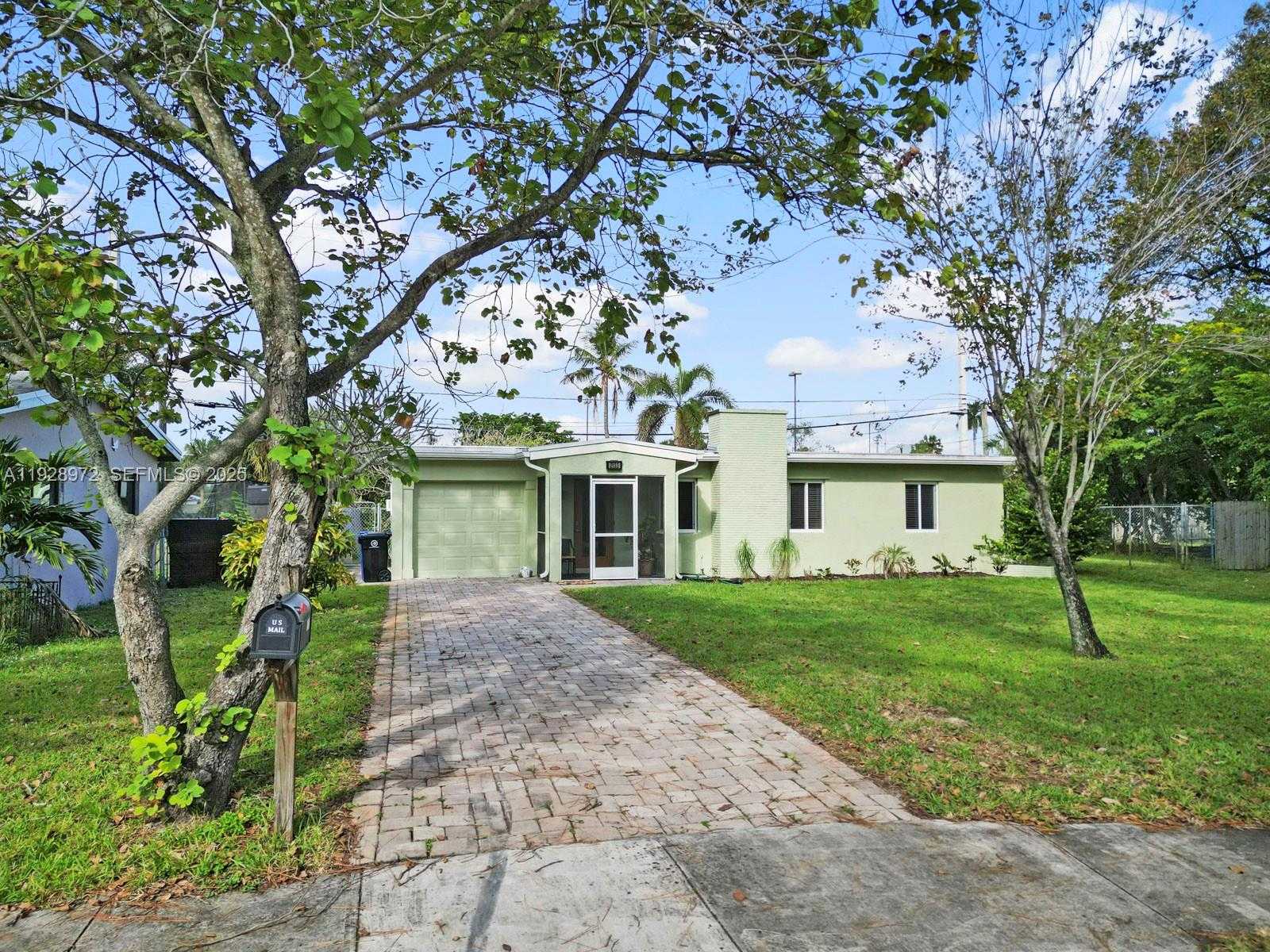 Small Image of 2133 SOUTH WEST 1ST CT, Fort Lauderdale Number 2