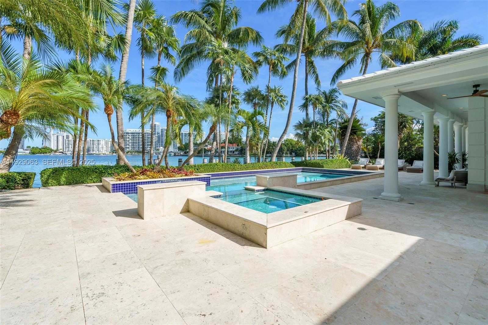 Small Image of 84 LA GORCE CIR, Miami Beach Number 14