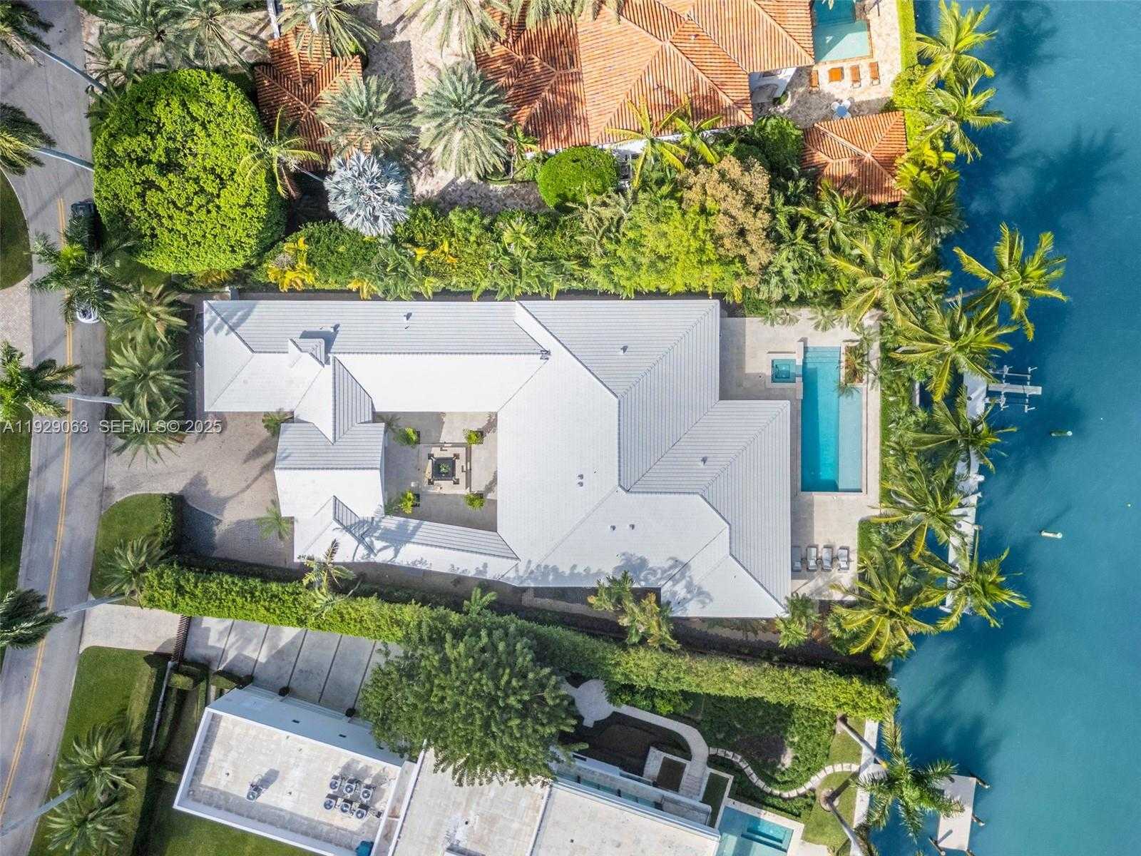 Small Image of 84 LA GORCE CIR, Miami Beach Number 9