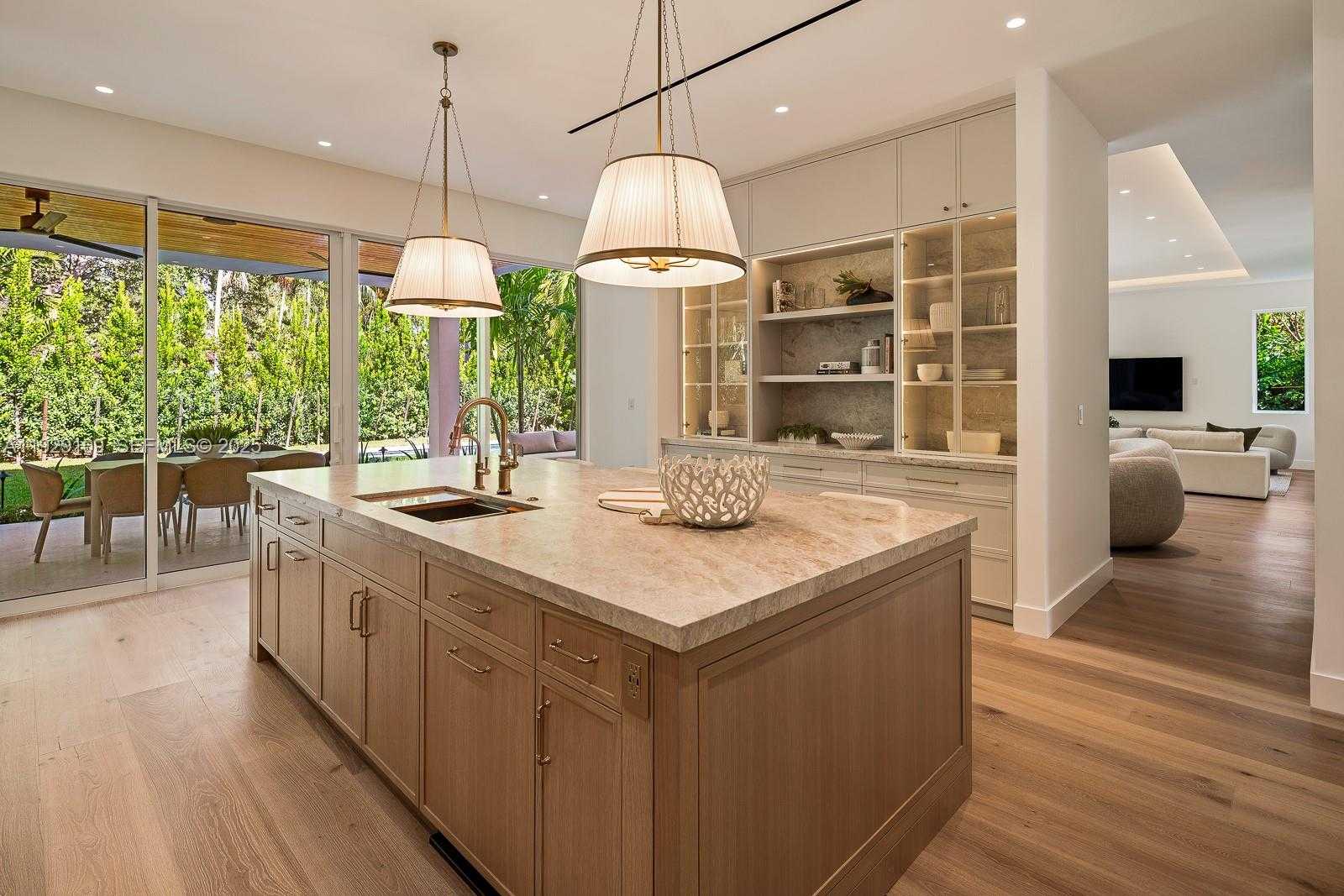 Imagen de Pequeño Objeto