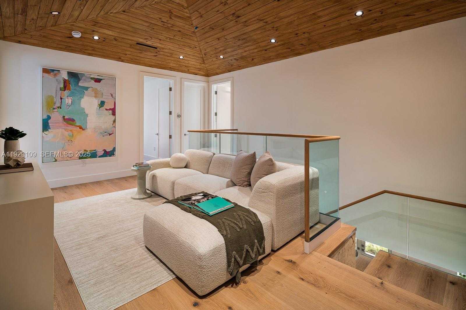 Imagen de Pequeño Objeto