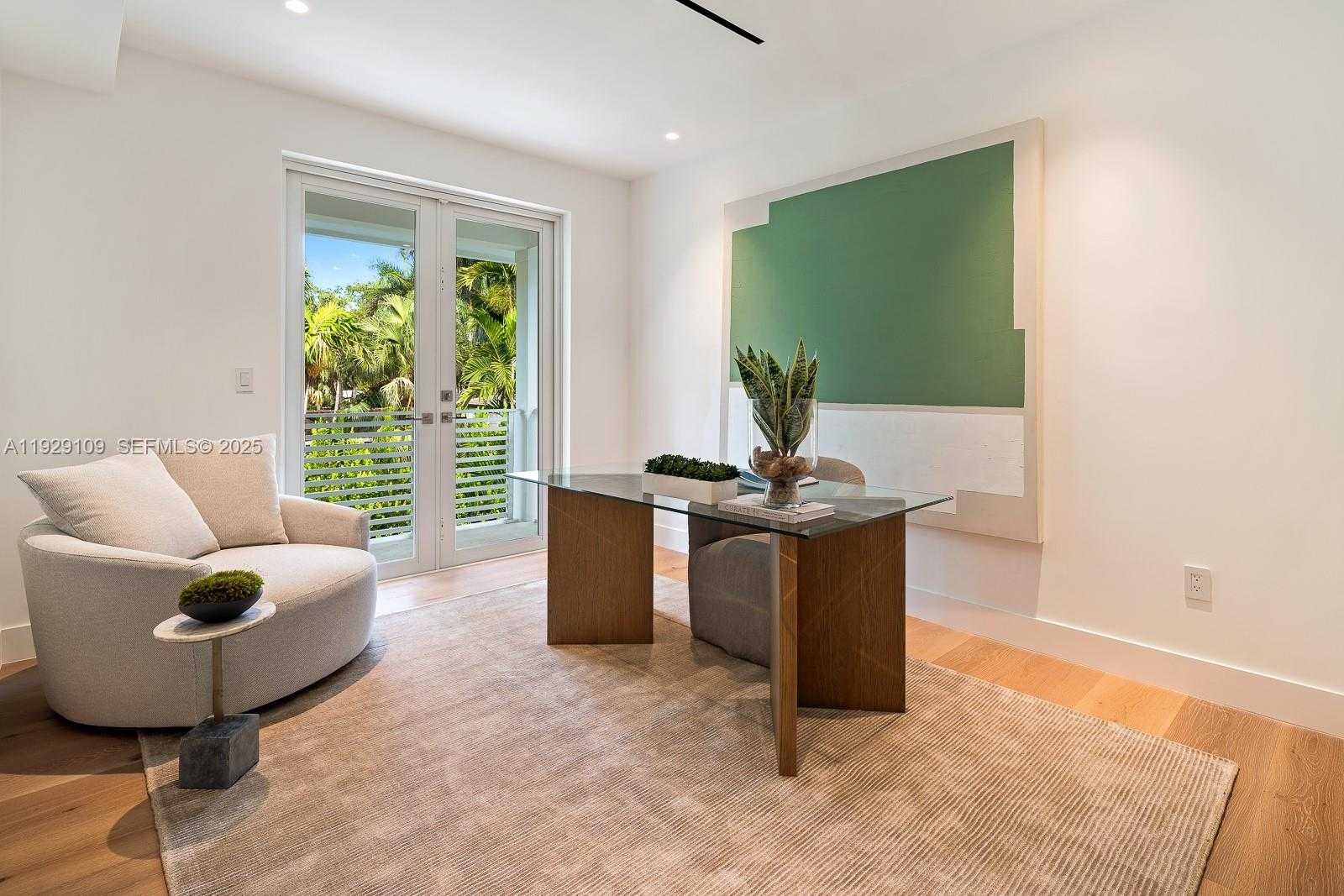 Imagen de Pequeño Objeto