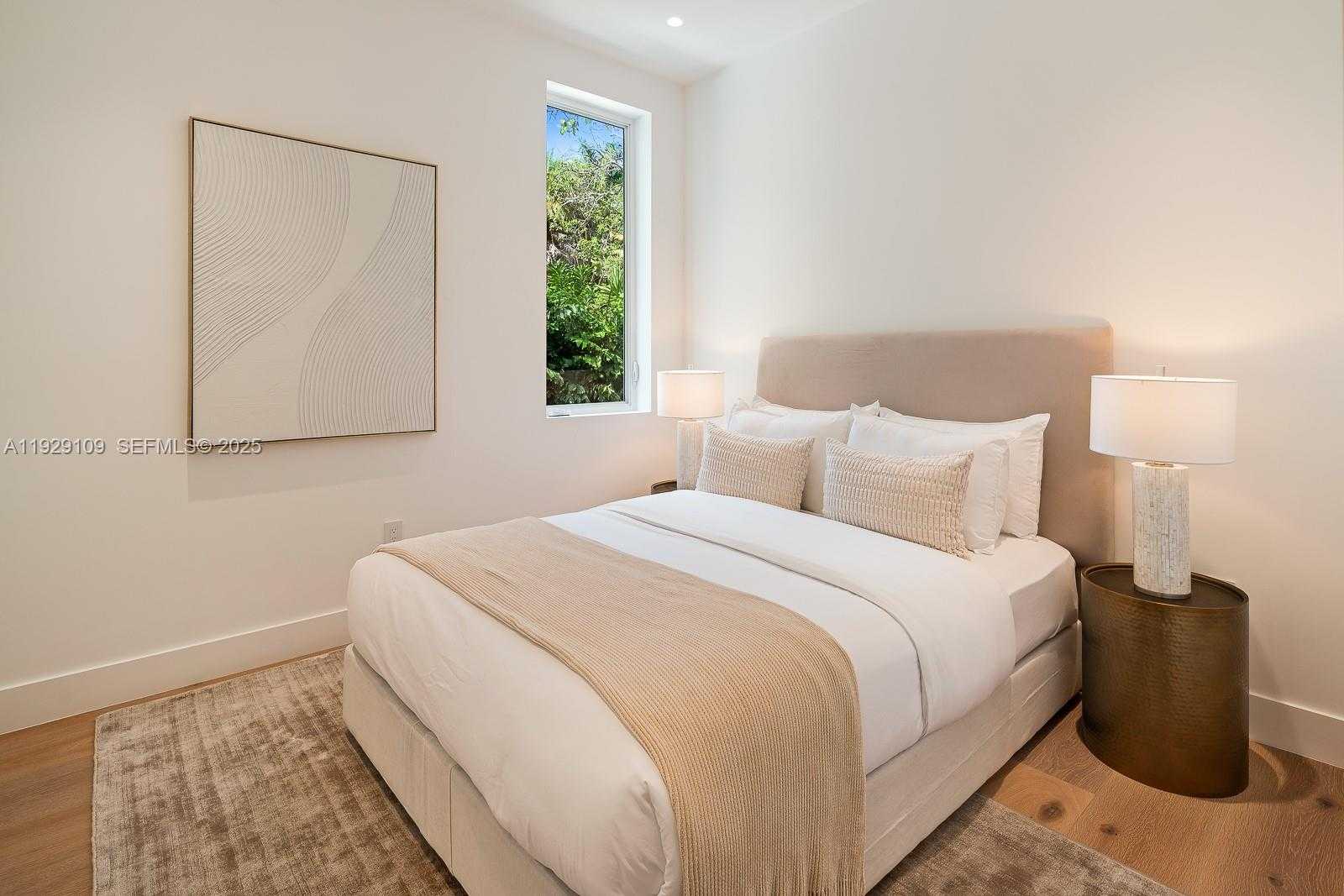 Imagen de Pequeño Objeto