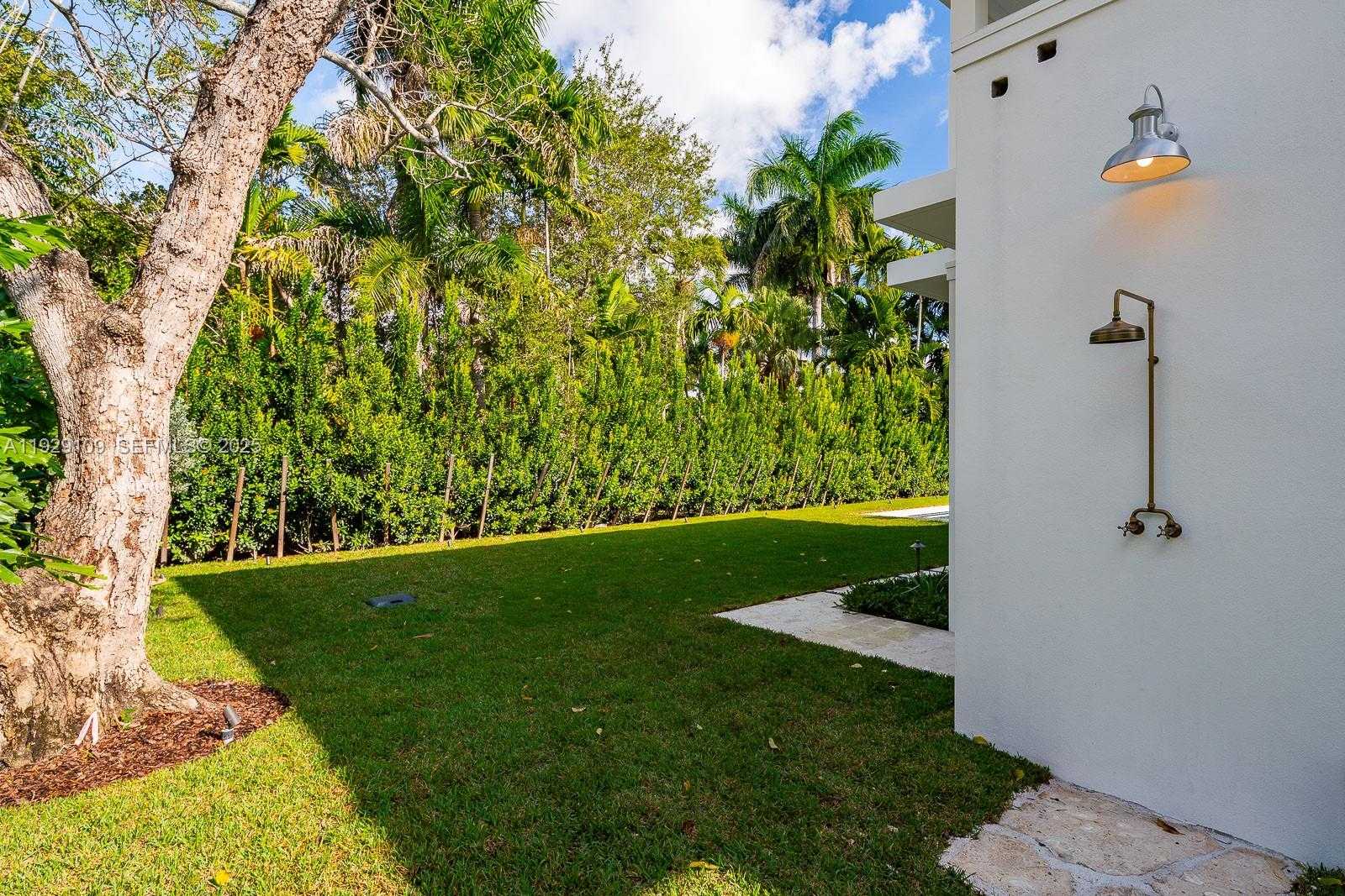 Imagen de Pequeño Objeto